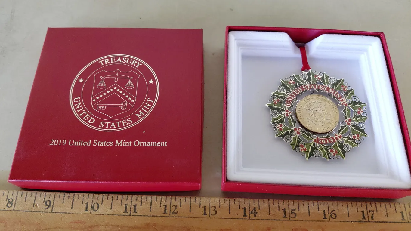 2019 Half Dollar Treasury United States Mint Ornament W/Box & Paper