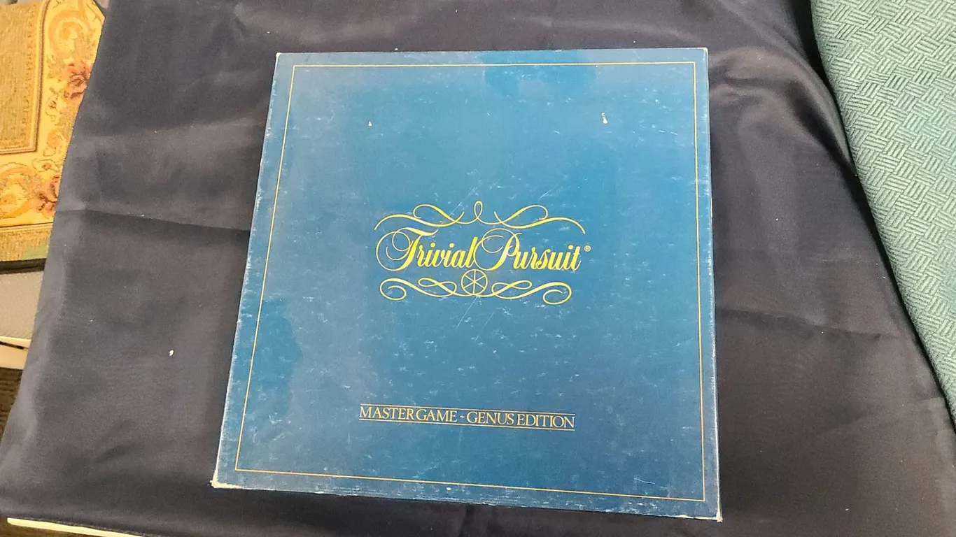 Trivial Pursuit Master Game Genus Edition 1981 Complete Set with Board, Pieces, Cards, and Rules by