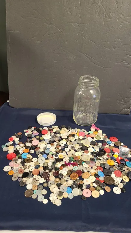 Over 200 Mixed Color Sewing Buttons with 1962 Lincoln Cent and Golden Harvest Glass Jar