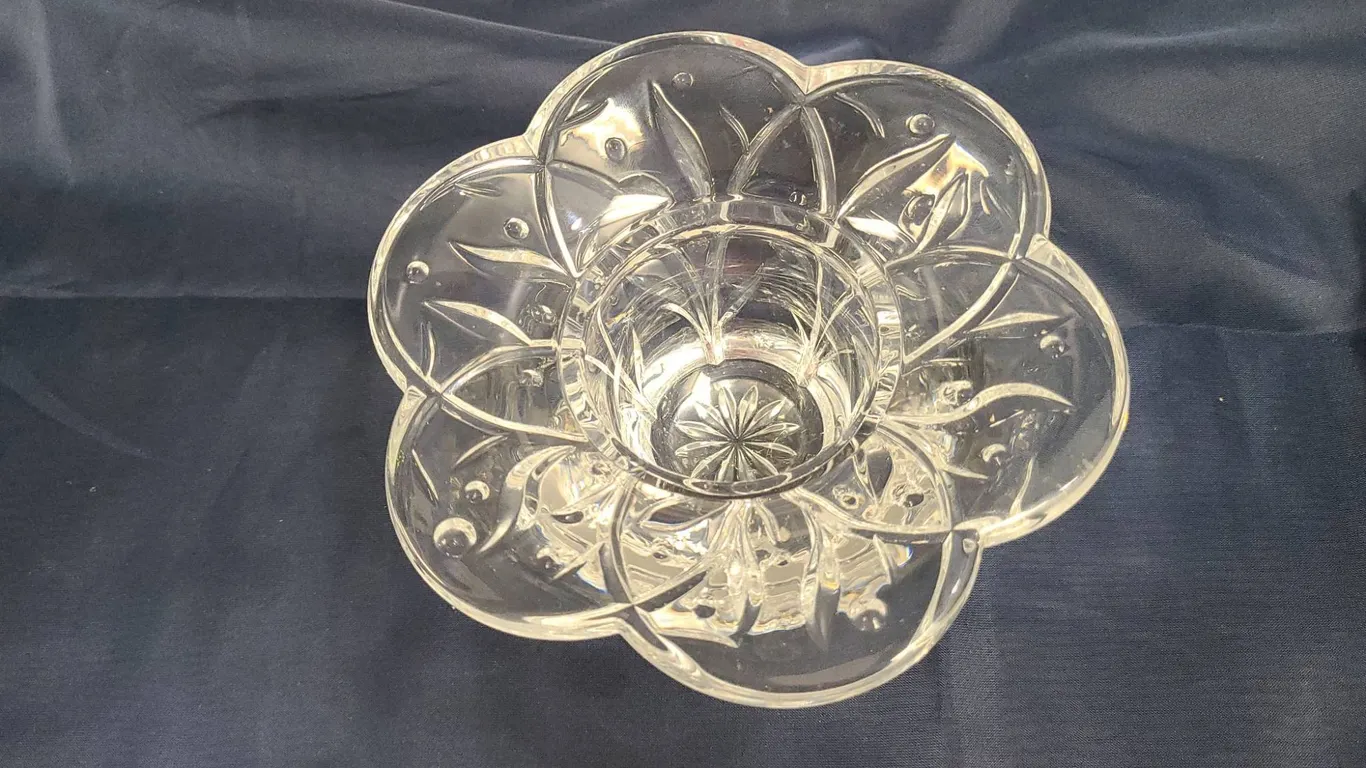 Pressed Glass Bowl with Eight-Petal Flower Form and Starburst Base Pattern, Clear Decorative Dish De