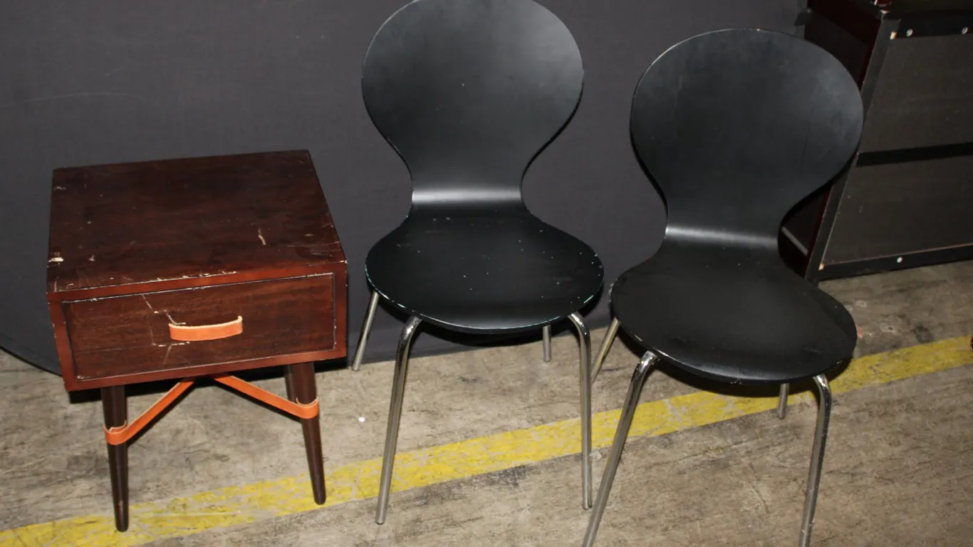 Side Table & Modern Chairs