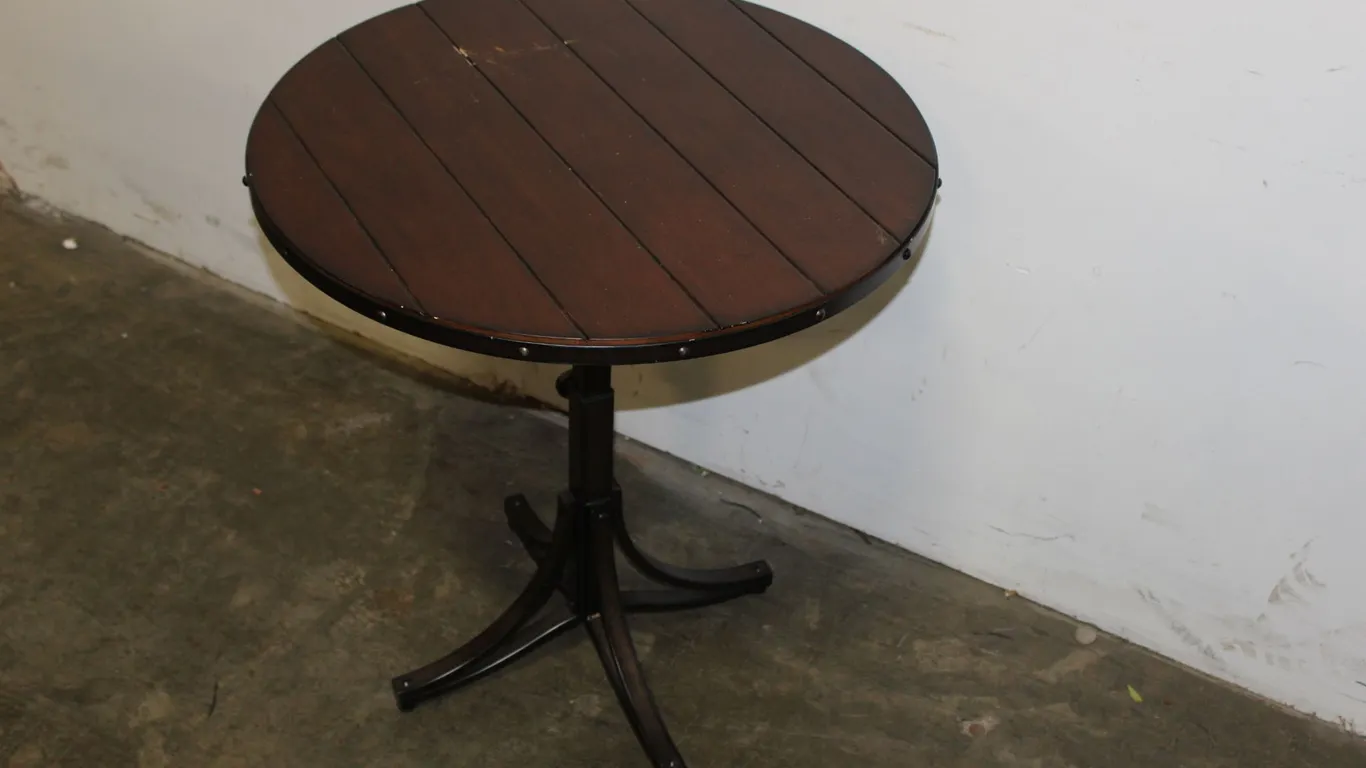 Round Pedestal Side Table