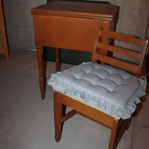 Hilton Sewing Machine, Table & Chair