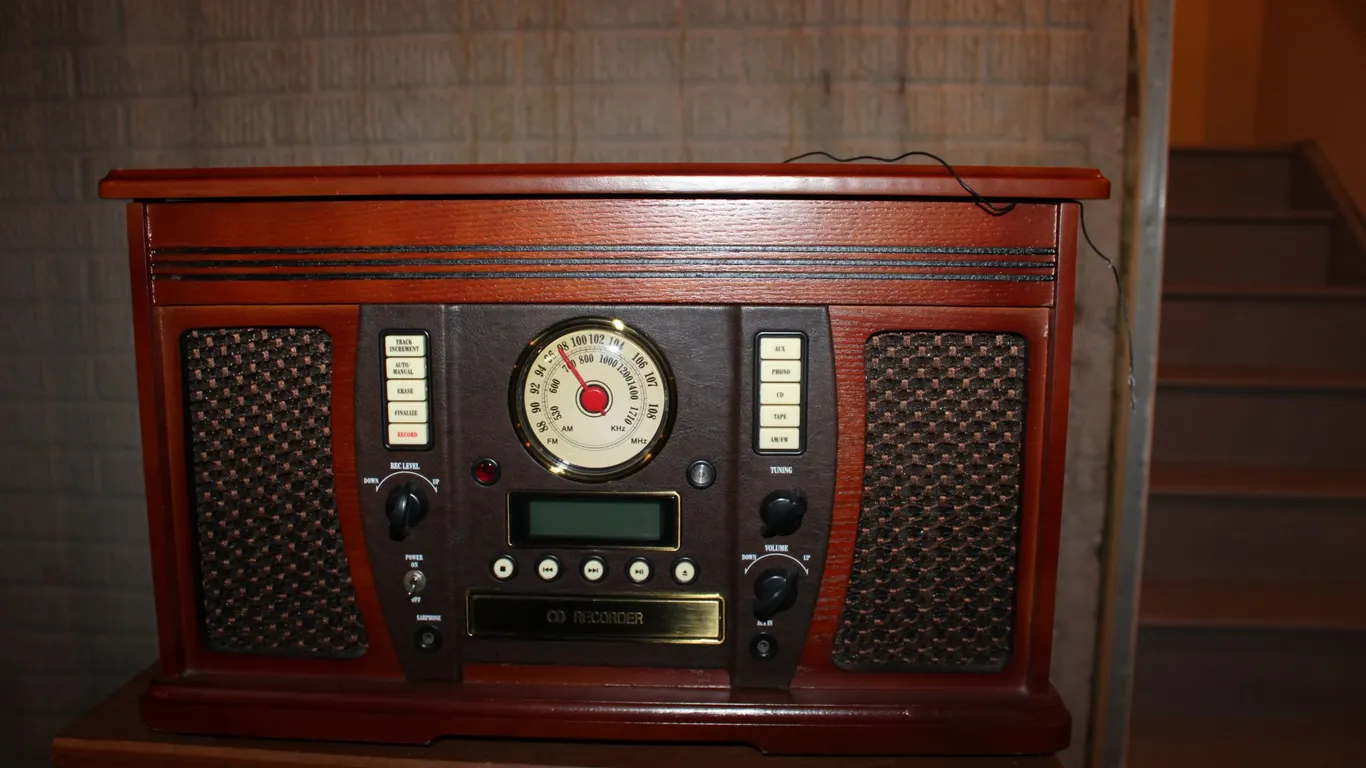 iHome Products Radio CD Player