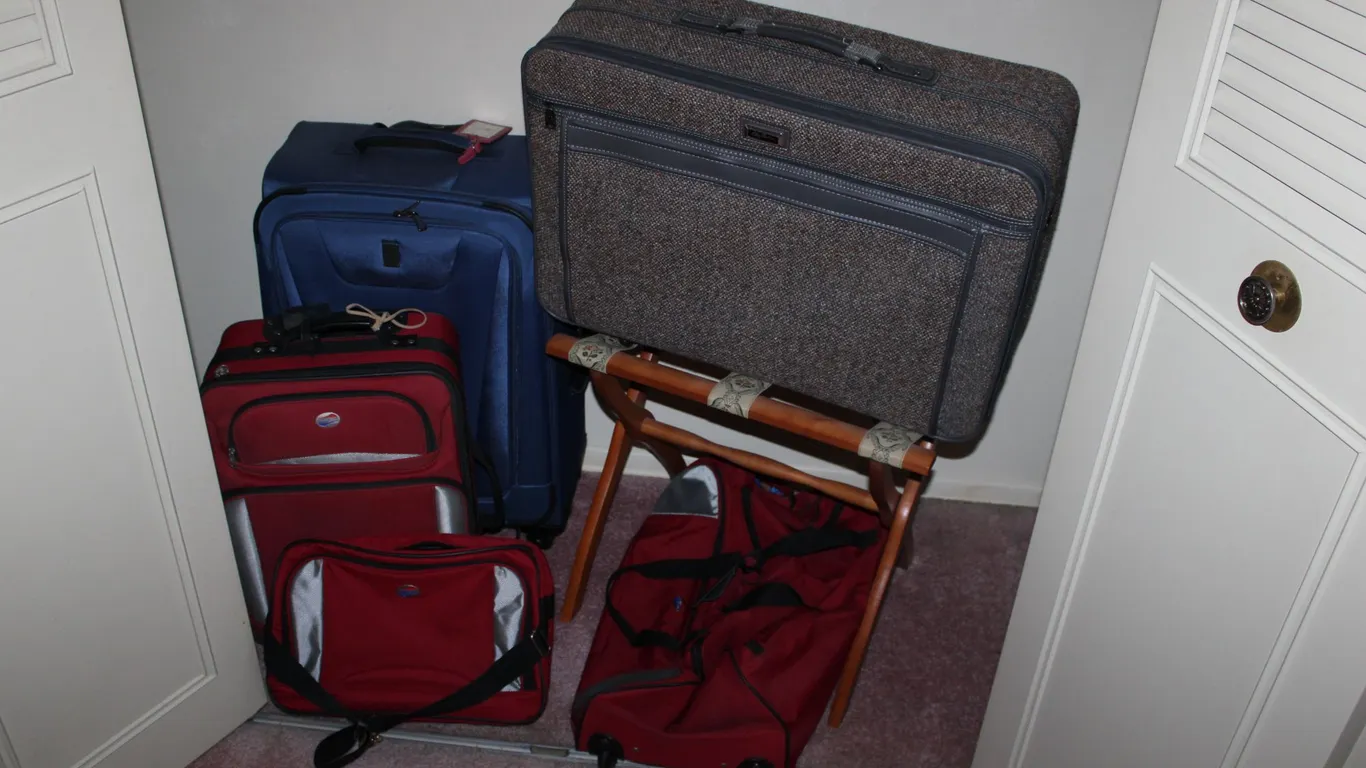 Luggage & Luggage Rack