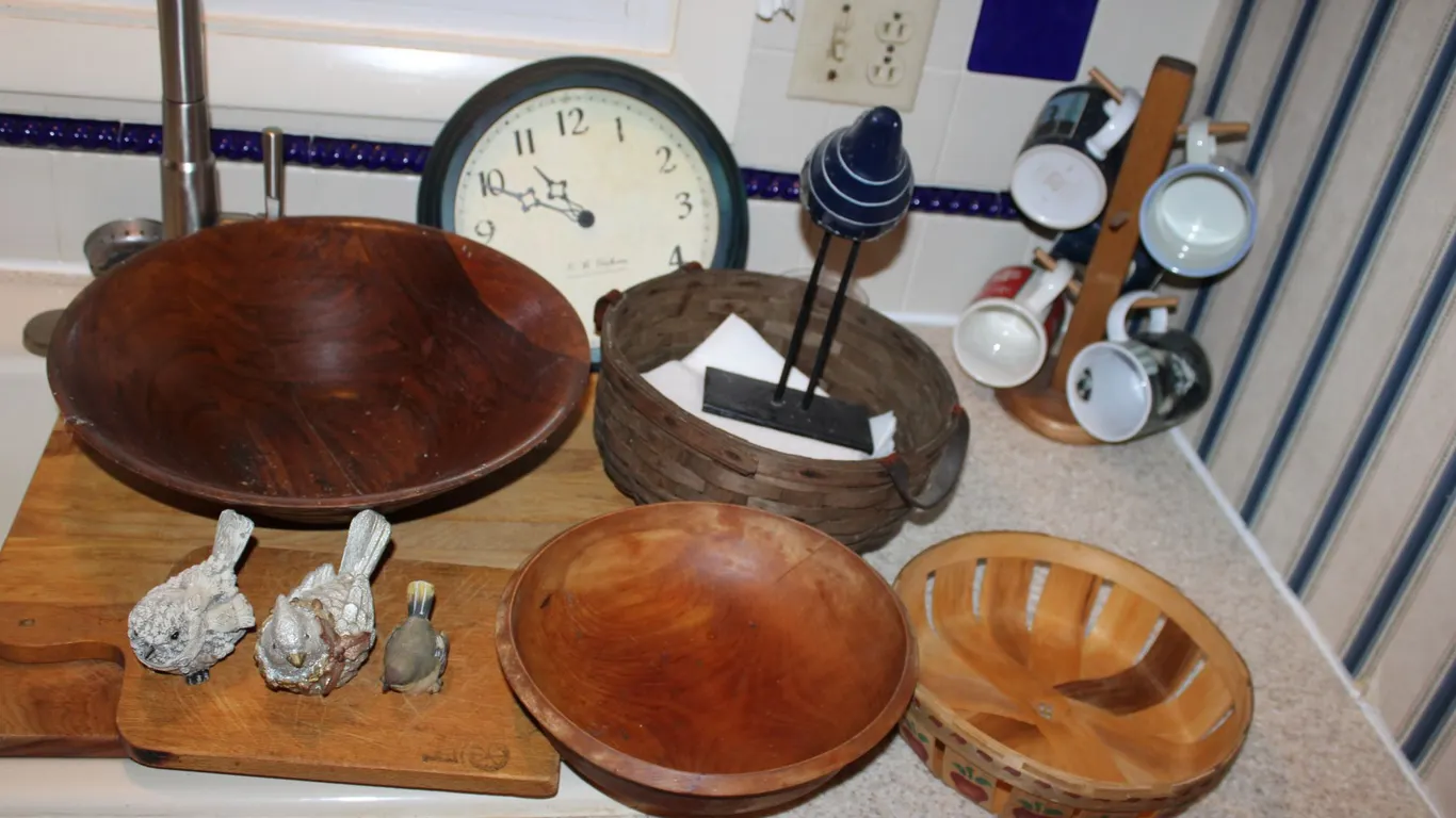 Wooden Bowls, Basket & Décor
