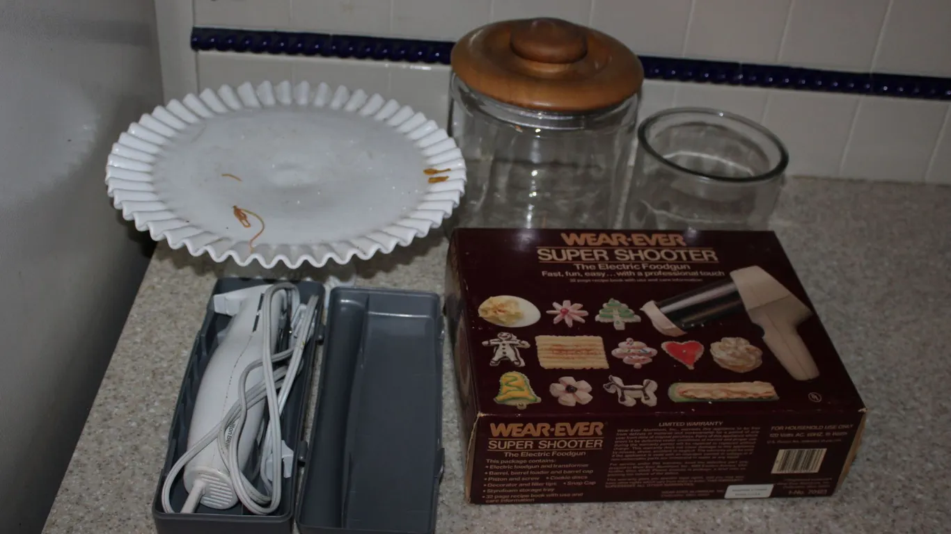 Wear-Ever Super Shooter & Kitchenware