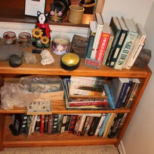 Books, Rocks & Décor