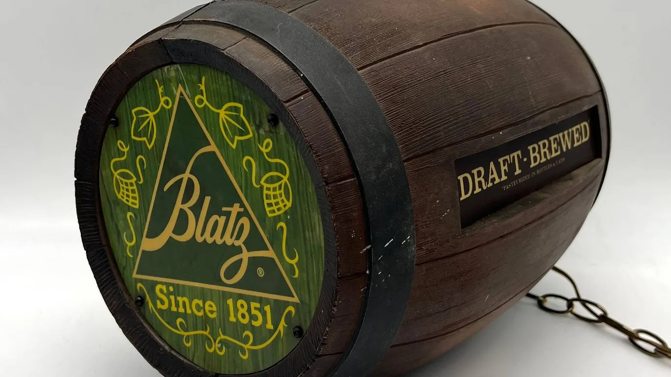 Blatz Draft-Brewed Barrel Beer Light Sign