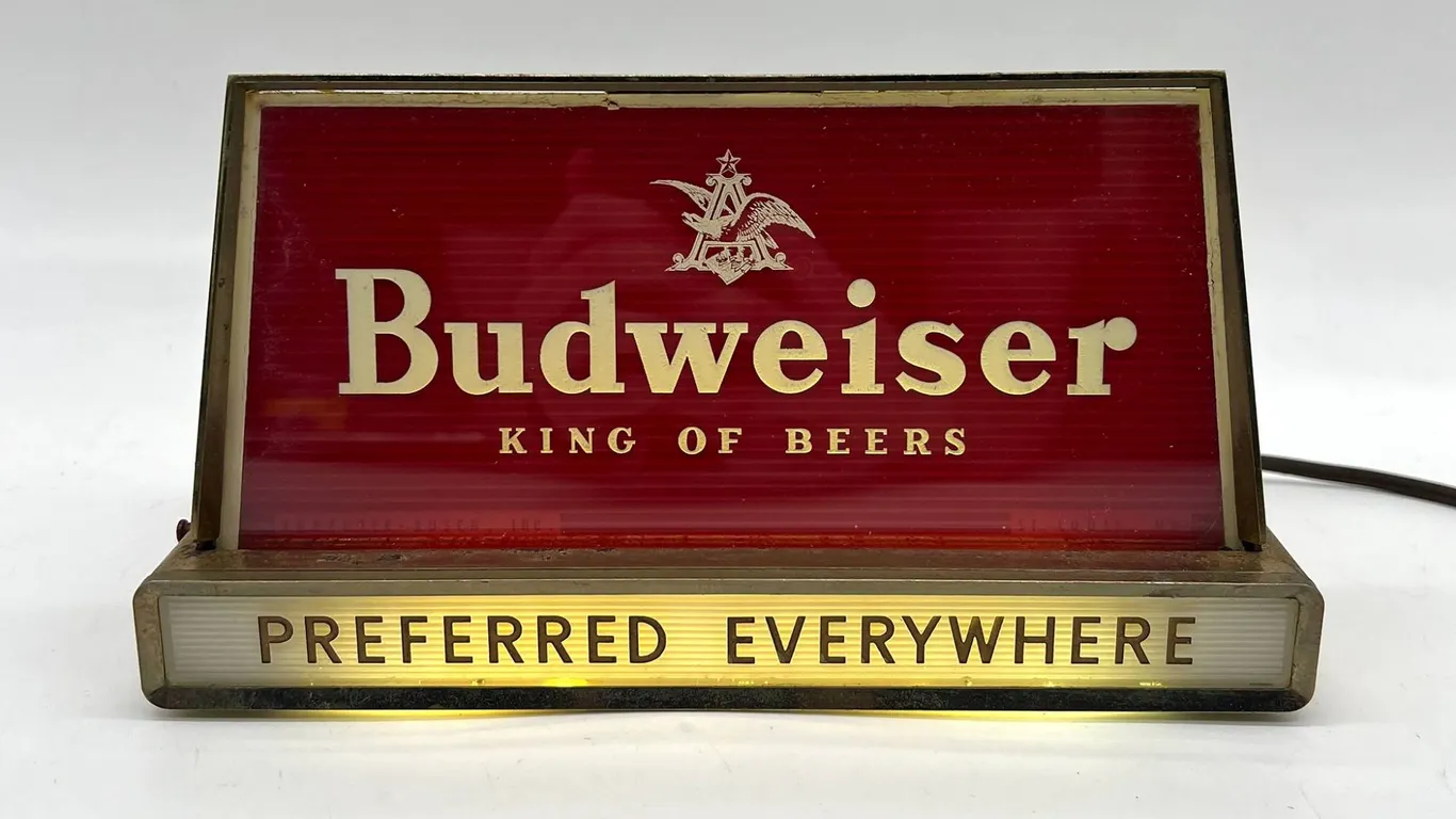 Budweiser King of Beers Lighted Beer Sign