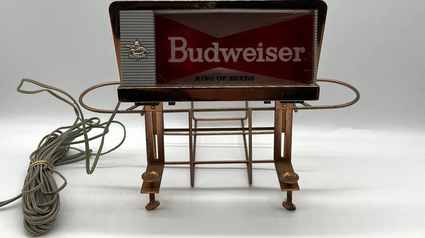 Budweiser Beer Light With Metal Wire Frame