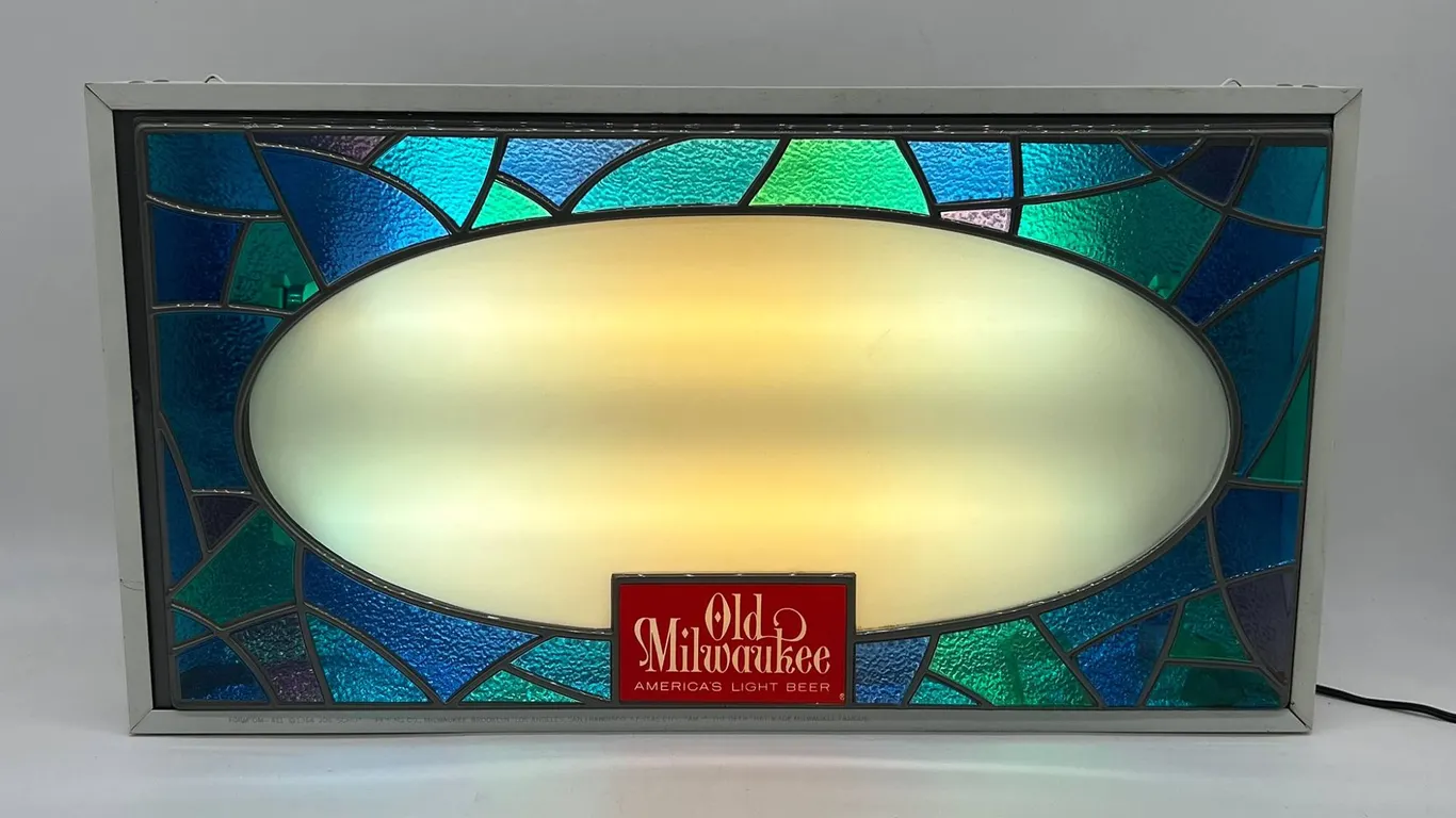 Old Milwaukee Illuminated Beer Light Sign
