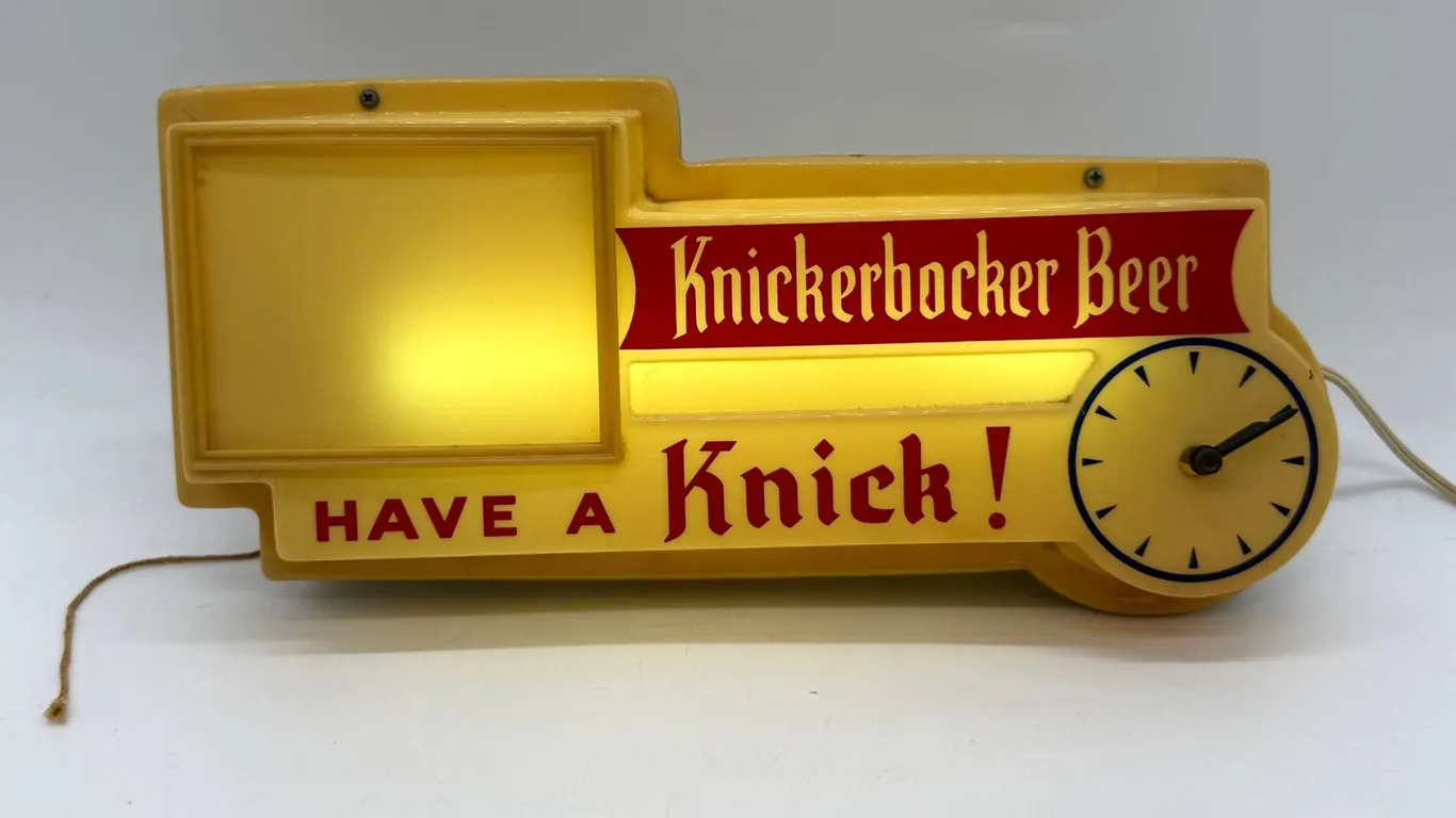 Knickerbocker Beer Lighted Clock Sign