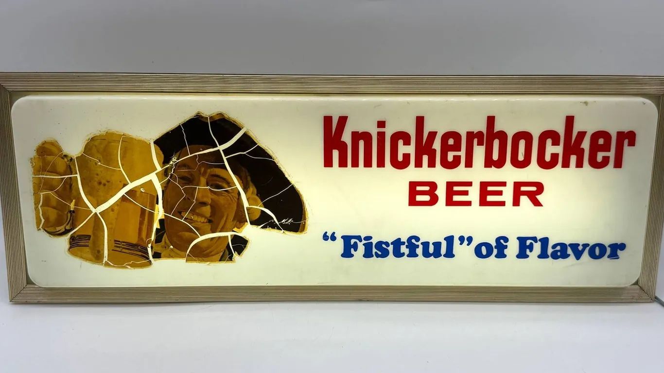 Knickerbocker Beer Lighted Sign