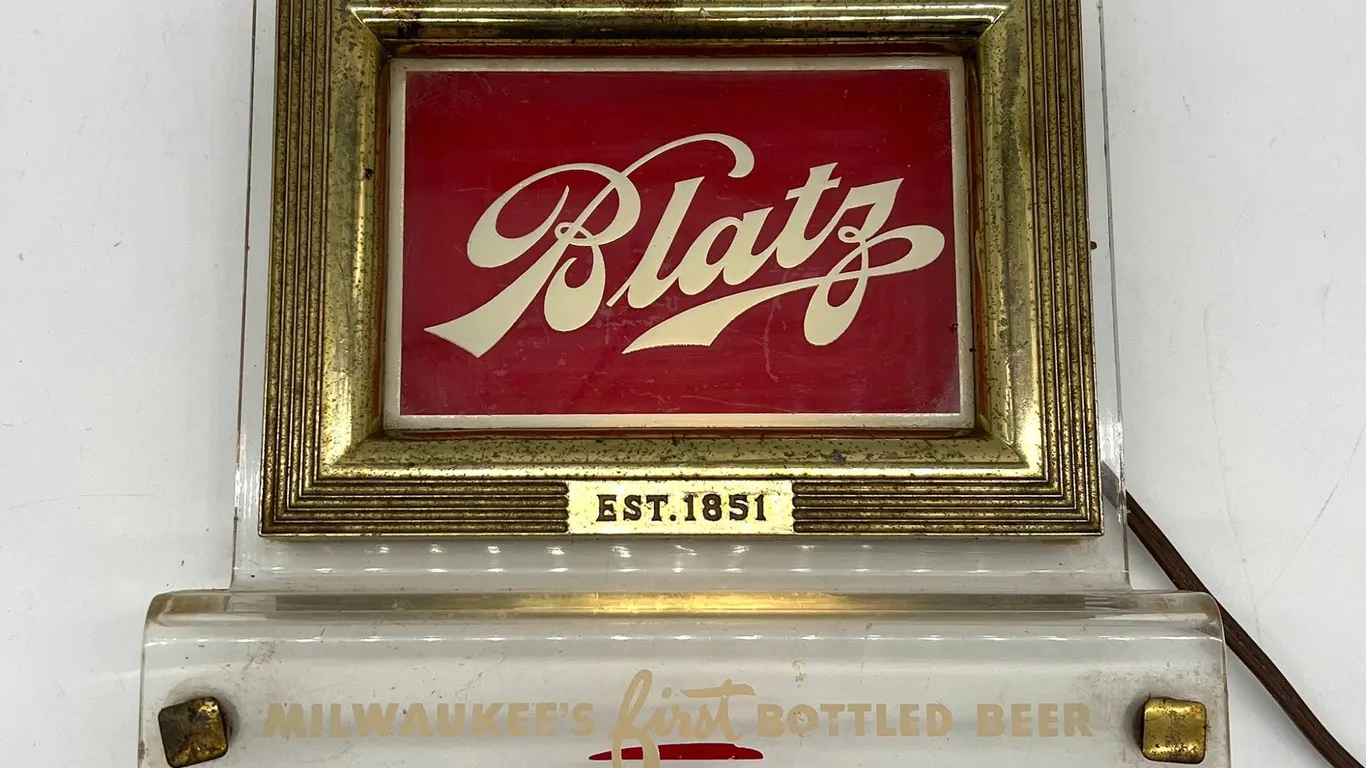 Blatz Milwaukee Lighted Beer Sign