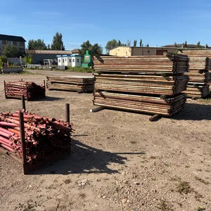 LOT OF APPROX. (100) 9' X 5' PIG STEEL PANELS, (25) GATES & (2) CRATES OF POLES