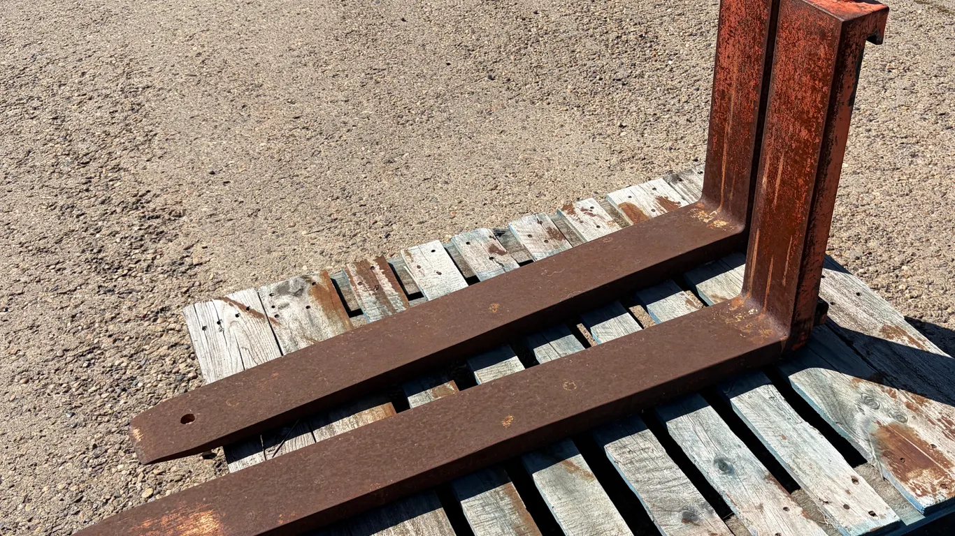 PAIR OF 48" X 5" HEAVY-DUTY FORKLIFT FORKS