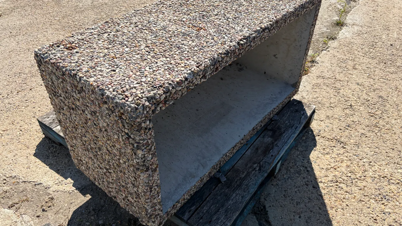 4' X 2' RECTANGULAR EXPOSED AGGREGATE CONCRETE PLANTER