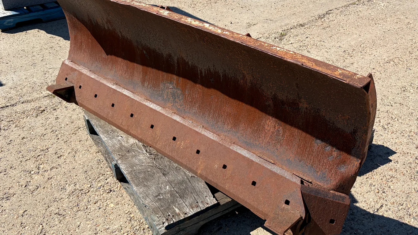 SHOP-BUILT 6' HEAVY-DUTY SNOW BLADE ATTACHMENT