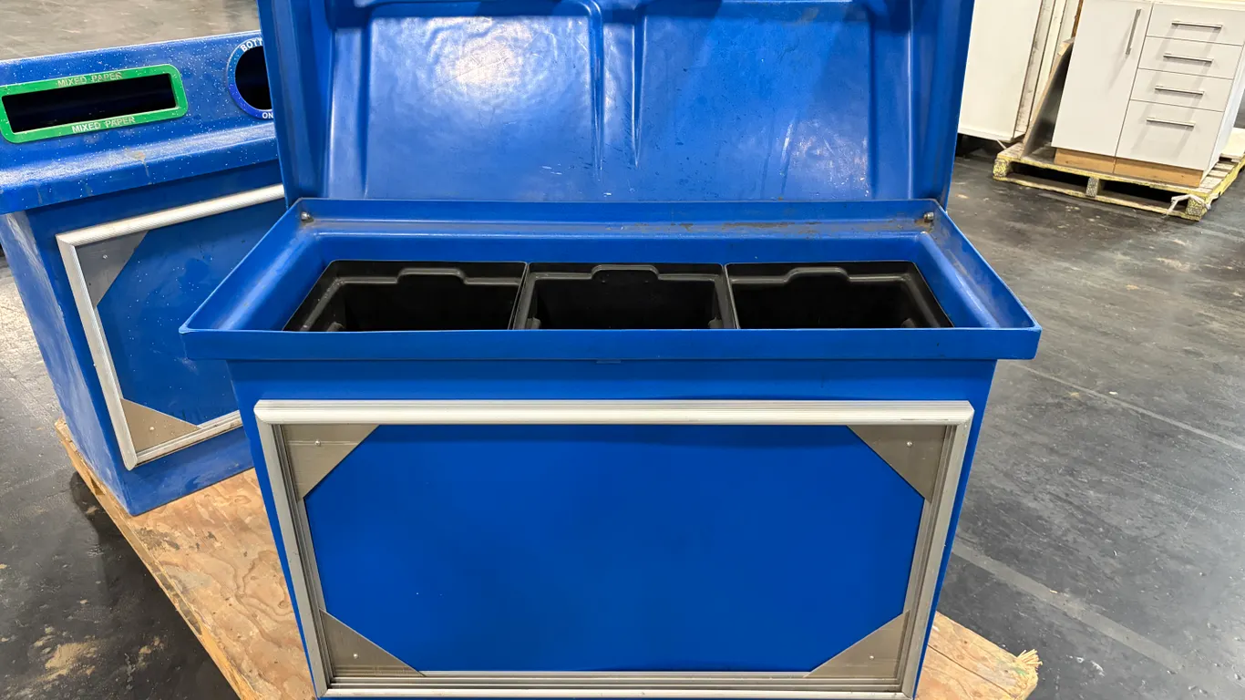 COMMERCIAL 3-STREAM RECYCLING & WASTE STATION