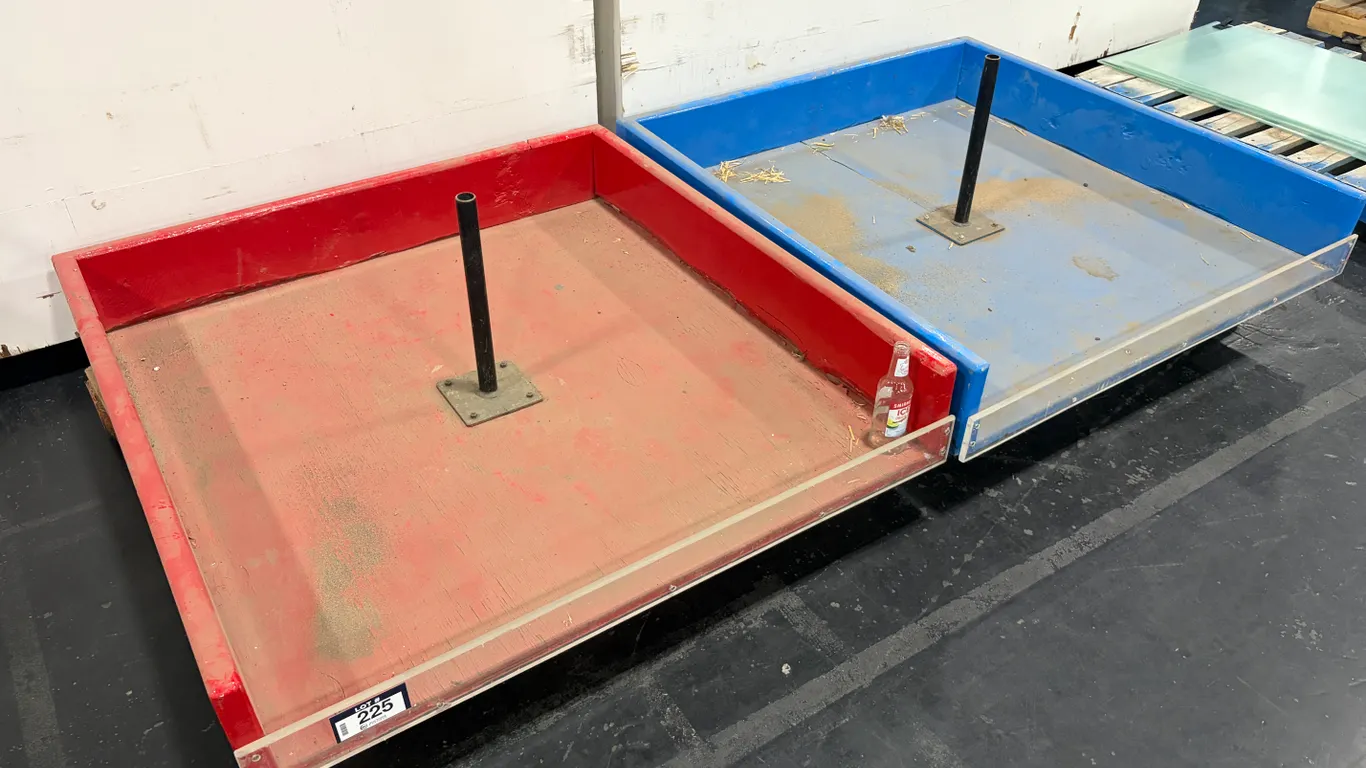 WOODEN HORSESHOE PITCHING PITS
