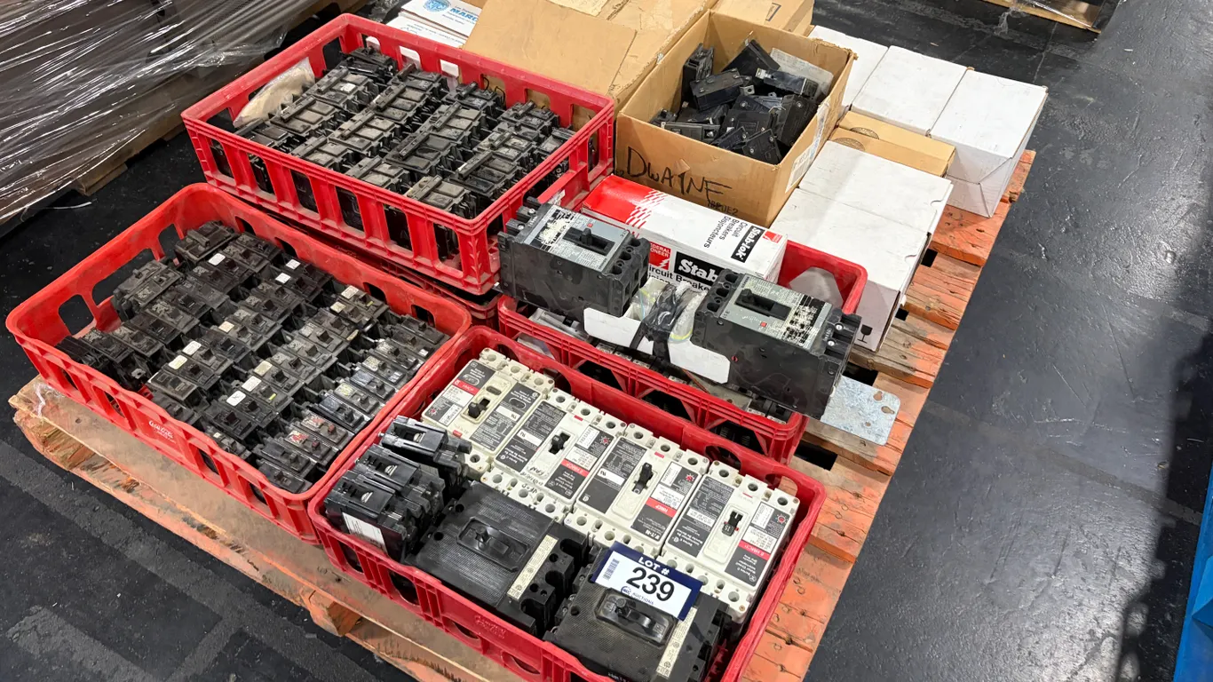PALLET LOT OF ASSORTED COMMERCIAL & INDUSTRIAL CIRCUIT BREAKERS & ELECTRICAL COMPONENTS