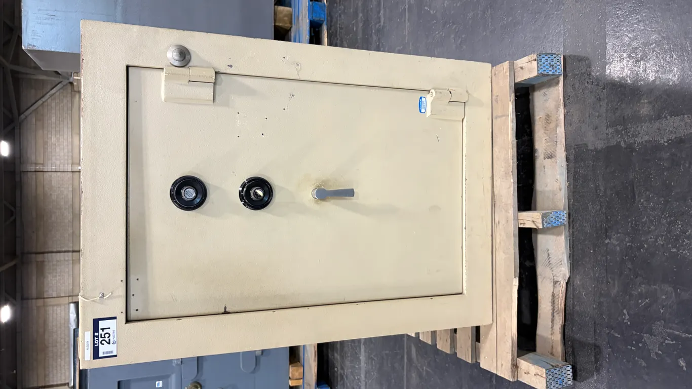 LANG 34" X 31" X 48" COMBINATION SAFE