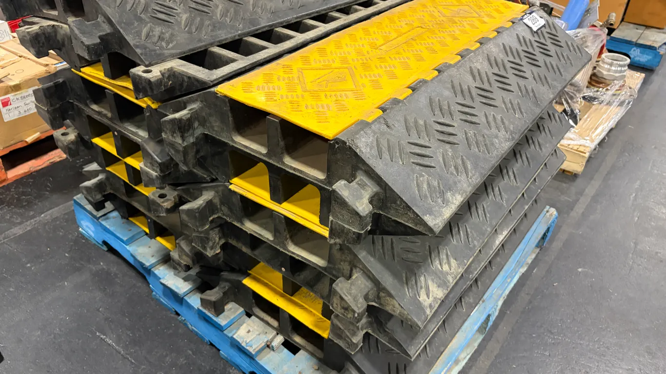 PALLET OF 2-CHANNEL HEAVY-DUTY CABLE PROTECTORS