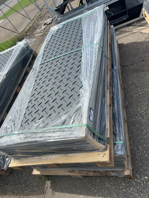 Lot of 30 Rubber mats 95”x41.5”