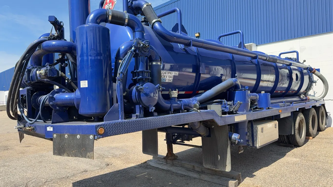 1998 Tri-Axle Semi Vac Trailer