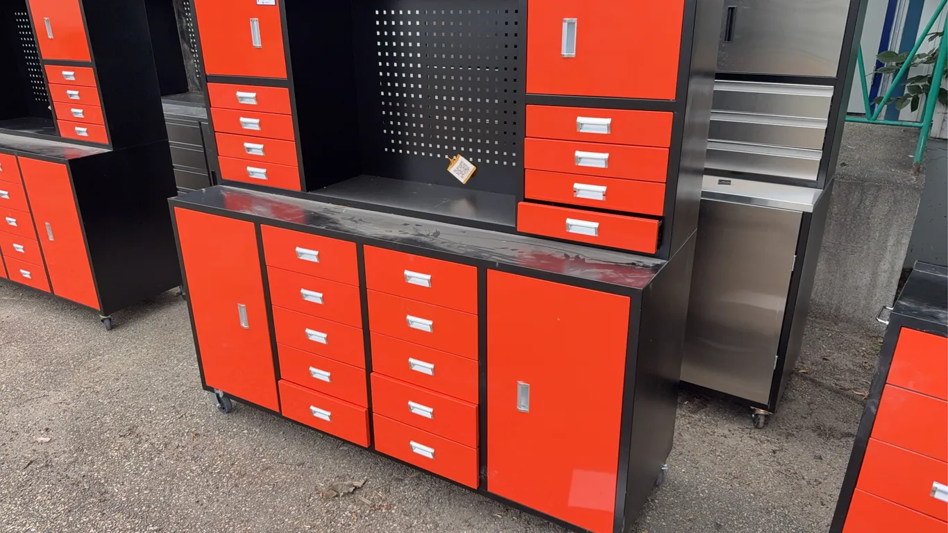 20-Compartment 77” X 24” Mobile Work Bench