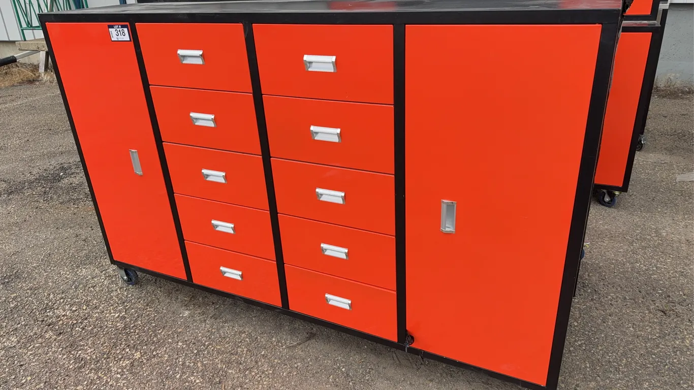 77” X 20” X 49” 12- Compartment Mobile Tool Chest