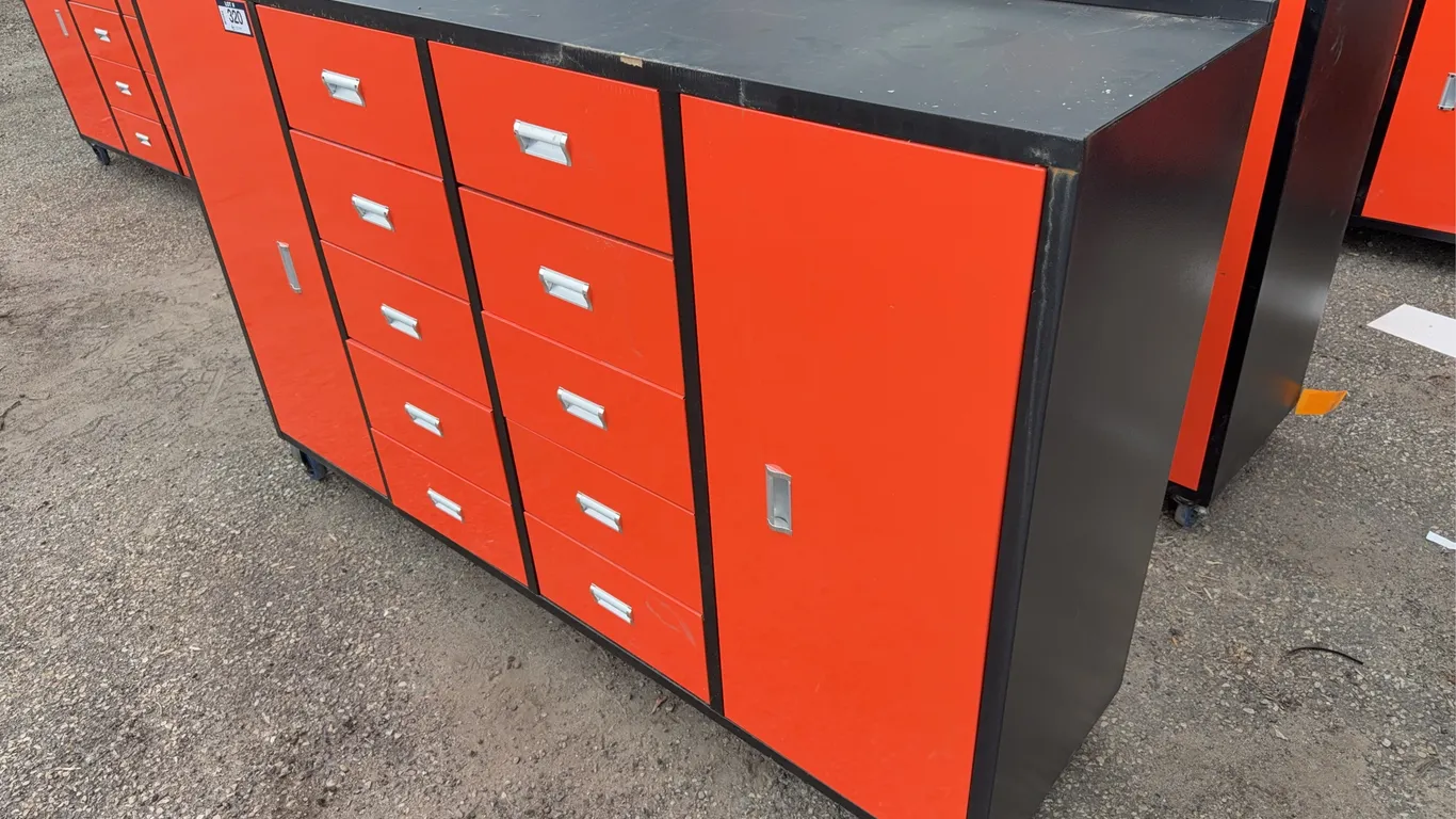 77” X 20” X 49” 12- Compartment Mobile Tool Chest