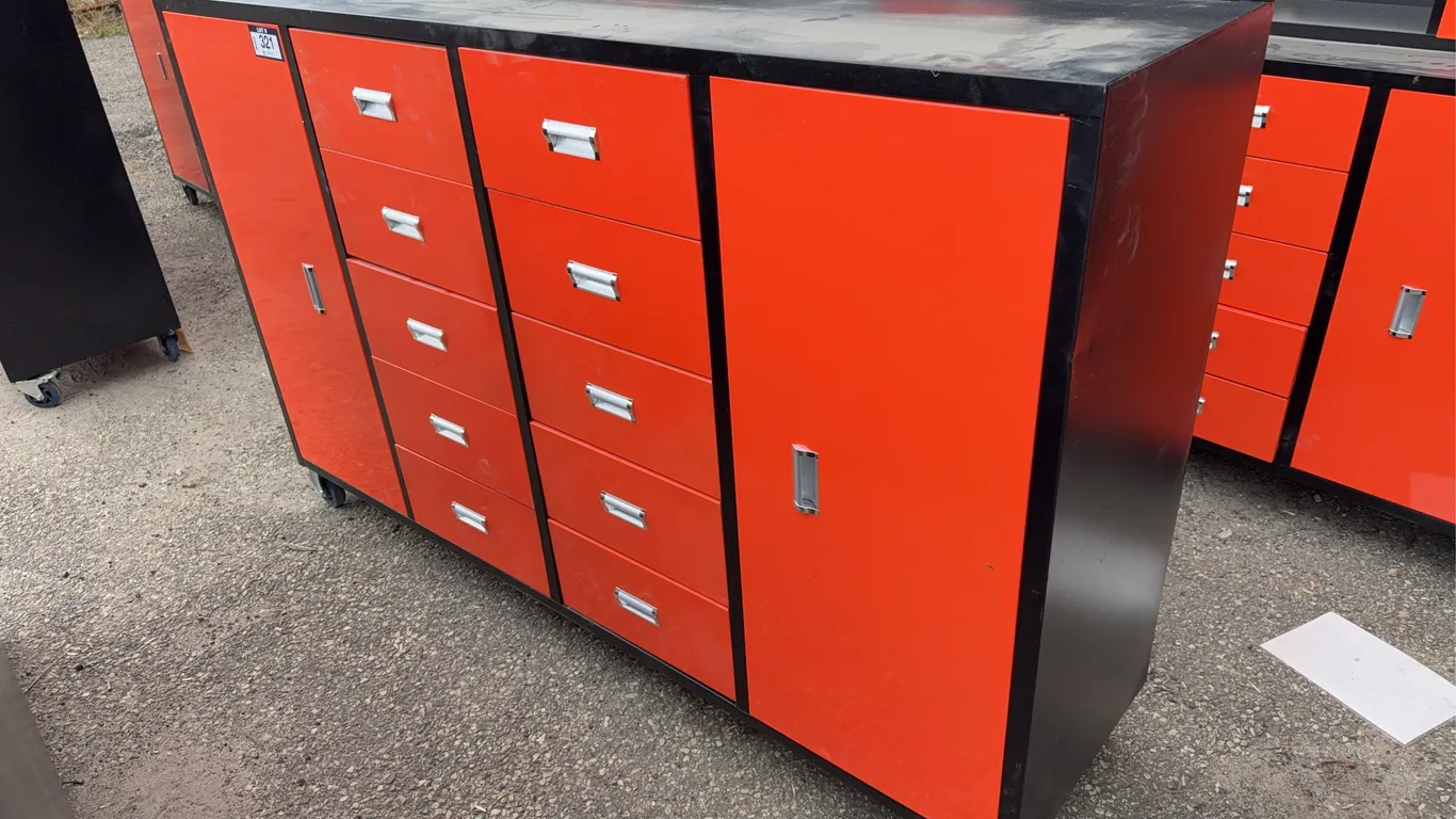 77” X 20” X 49” 12- Compartment Mobile Tool Chest