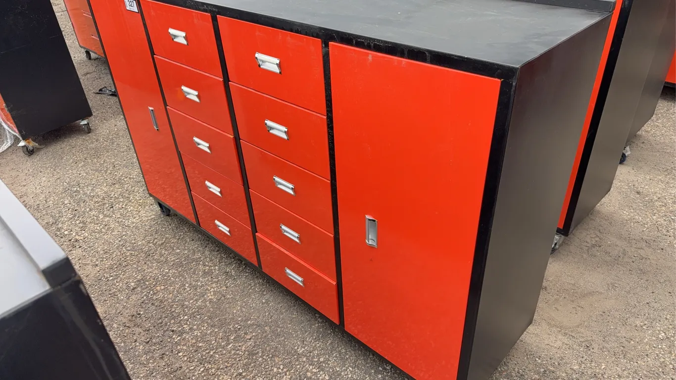 77” X 20” X 49” 12- Compartment Mobile Tool Chest