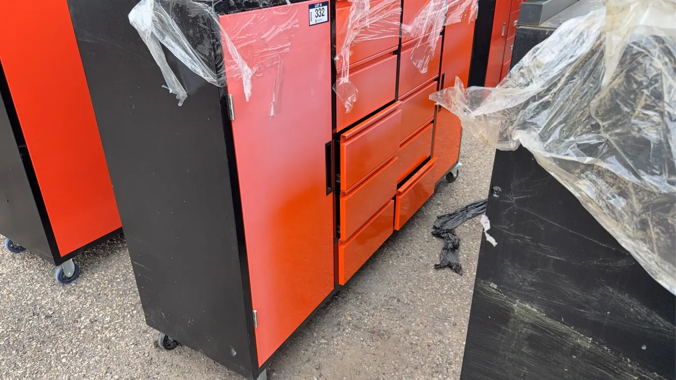 77” X 20” X 49” 12- Compartment Mobile Tool Chest