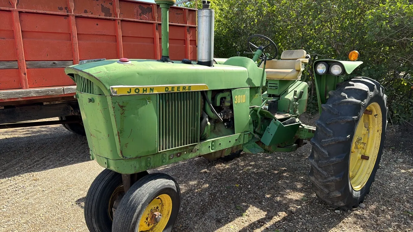 John Deere 3010 narrow front