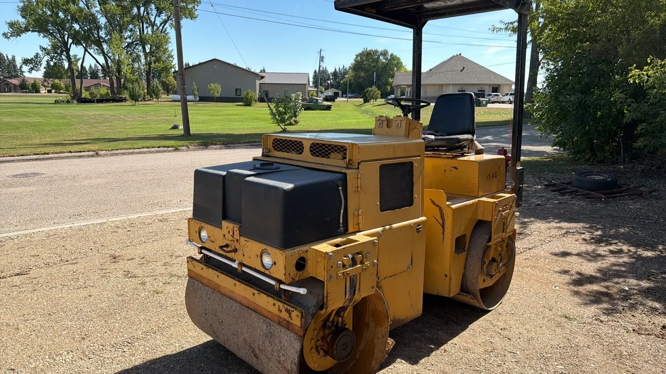Champion A471 articulated vibratory tandem drum roller