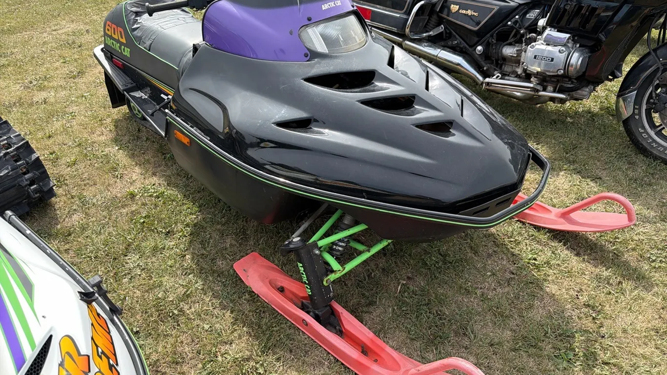 1996 Arctic Cat 600 snowmobile