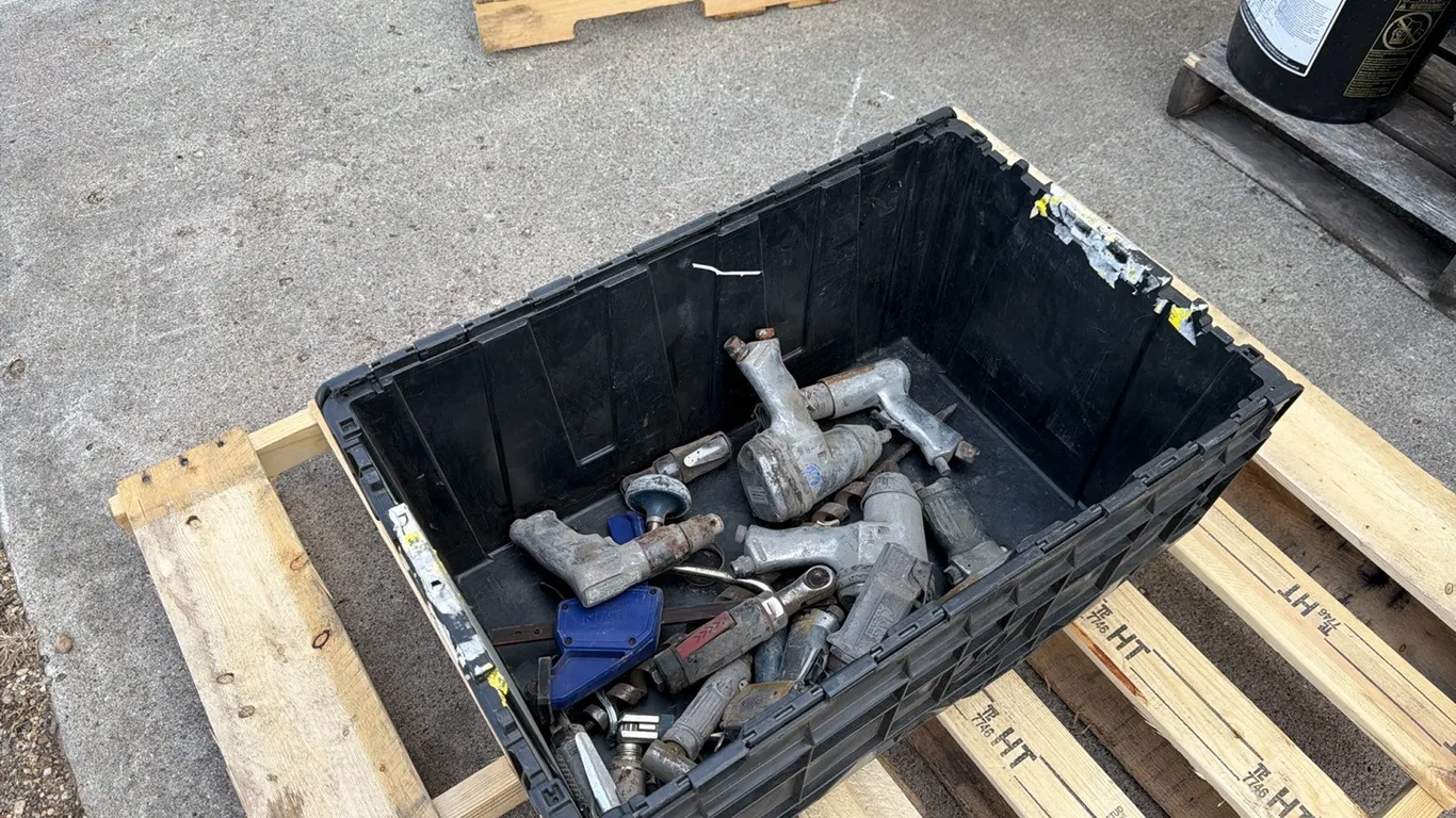 Assorted pneumatic tools