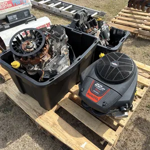 Kubota 22hp engine w/ assorted small engine parts (Non-Running)