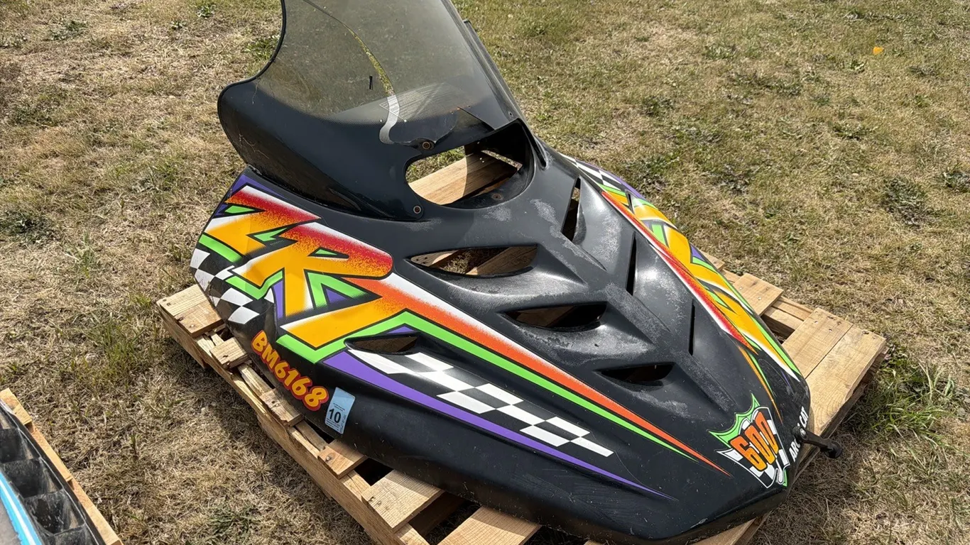 Arctic Cat 600 ZRT hood