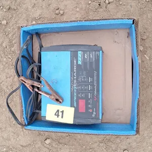 Battery charger (In good working condition)