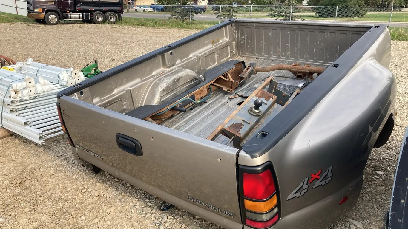 8' Chevrolet Dually Truck Box
