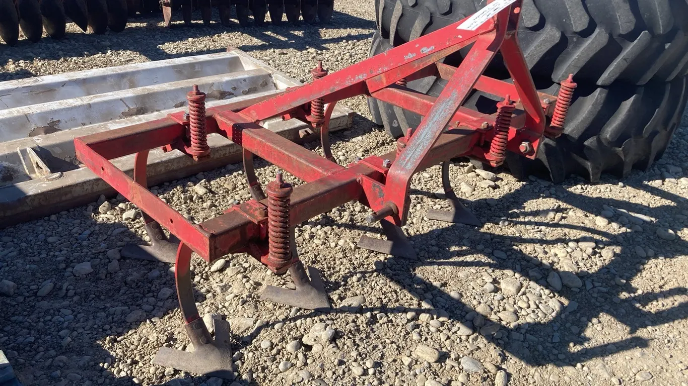 5’ 3pth Cultivator with Sweeps