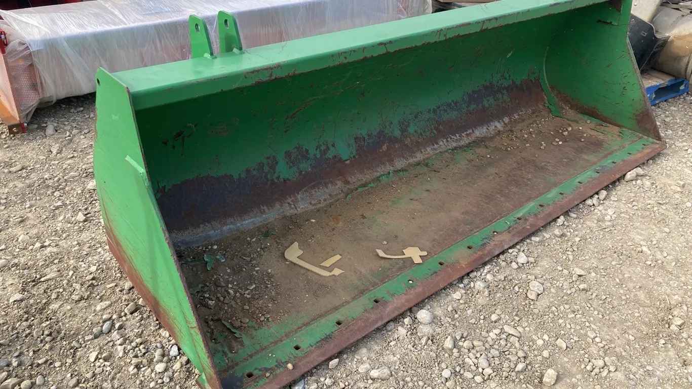 John Deere Bucket 96" Global Mount