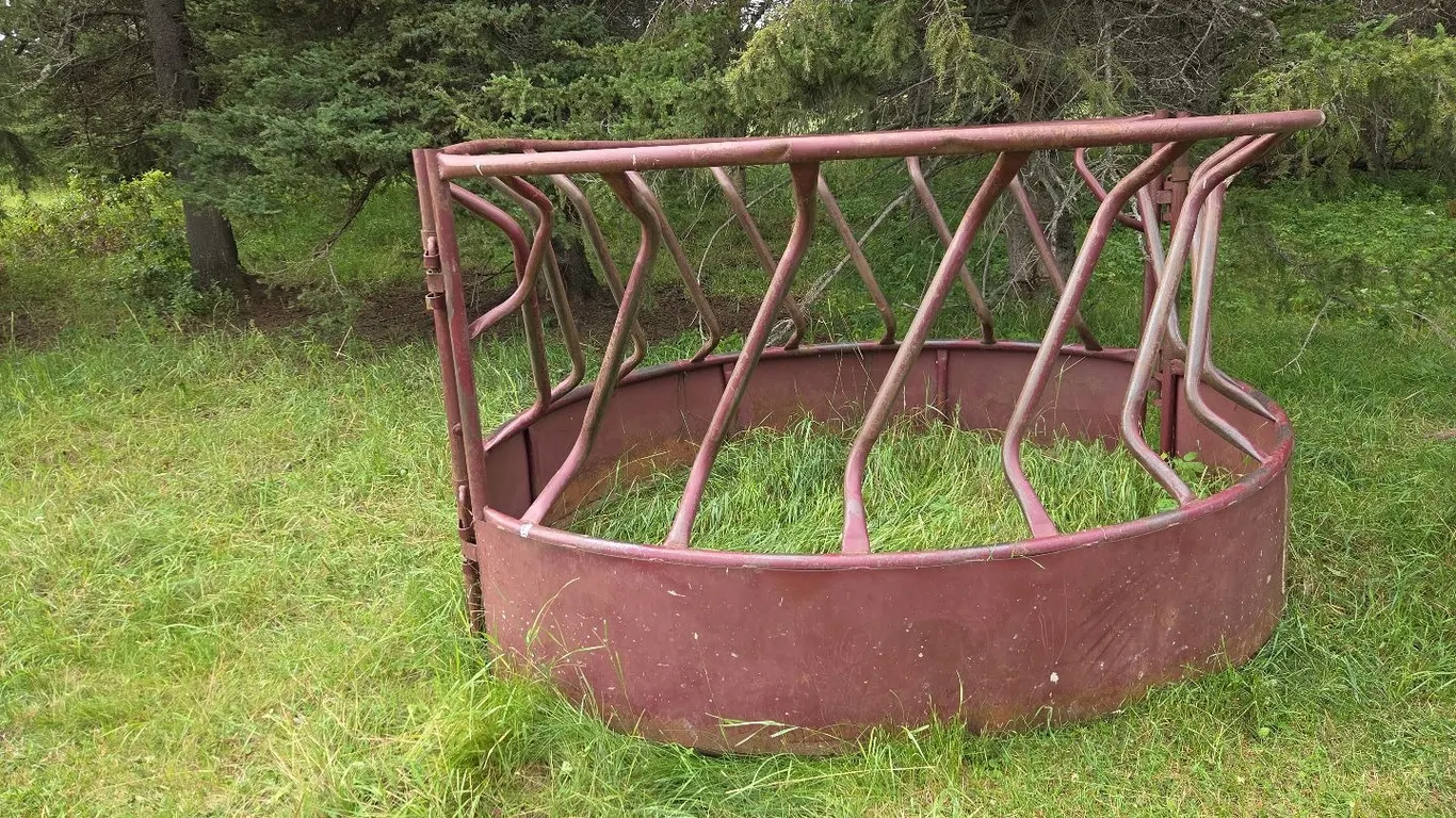 **OFFSITE** Single 2 Piece Round Bale Feeder