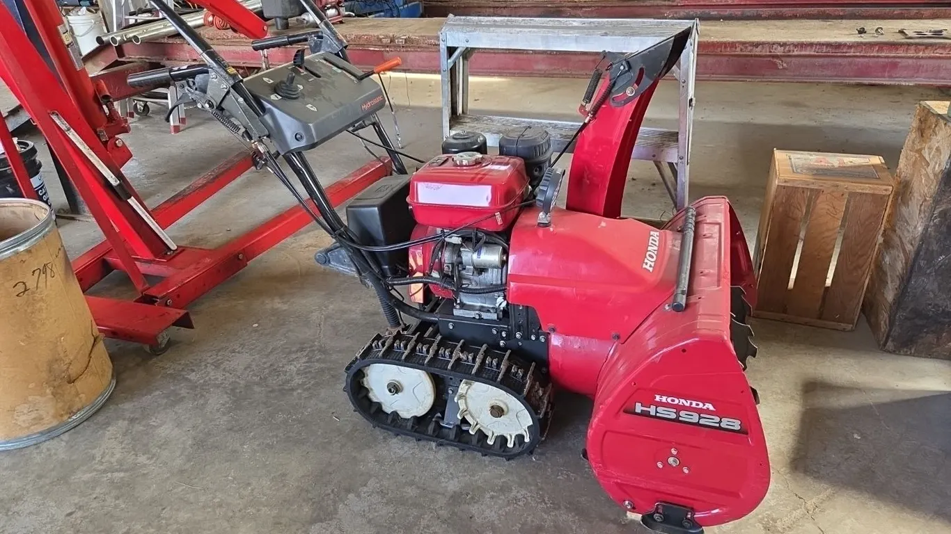**OFFSITE** Honda HS928 28" Snowblower