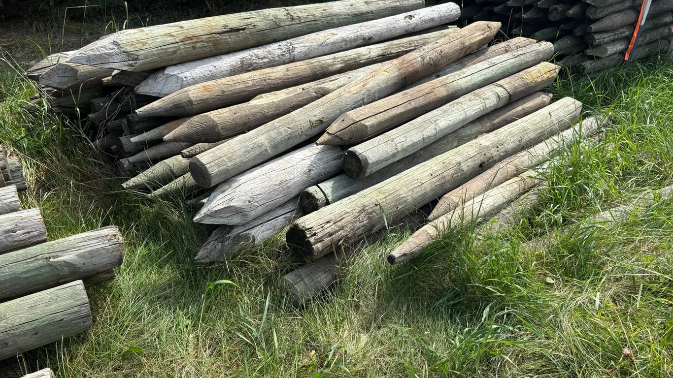 **OFF SITE** Bundle with approx. (50) Used 6" to 8" by Approx. 8' Used Fence Posts and Rails