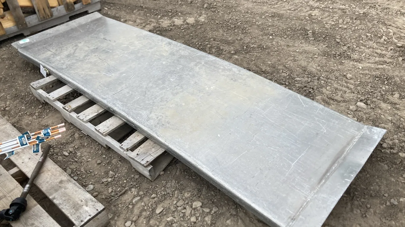 32"W x 8'6"x 101"L Aluminum Ramp